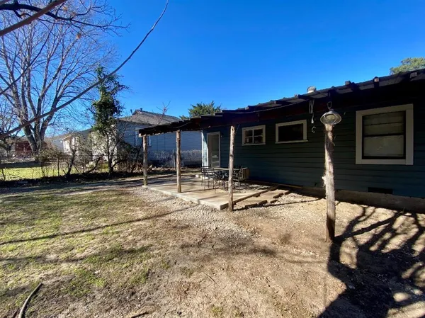 $1,625 | 5631 Arlington Park Drive, Dallas, TX 75235