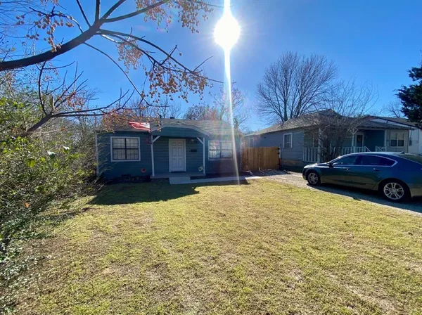 $1,625 | 5631 Arlington Park Drive, Dallas, TX 75235