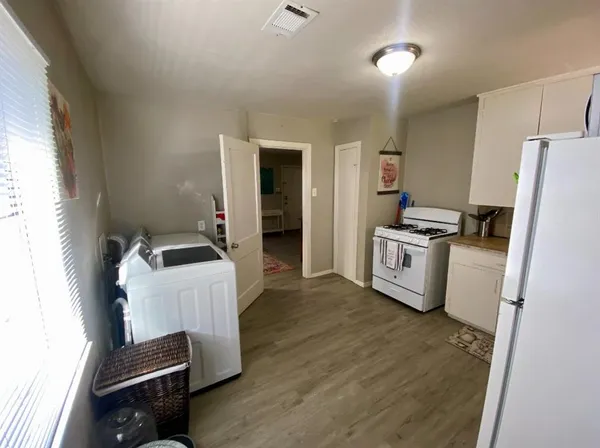 $1,625 | 5631 Arlington Park Drive, Dallas, TX 75235