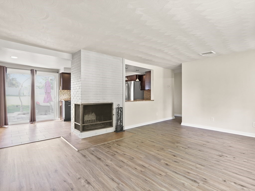 23 Riverview Road Framingham, MA 01701 - Photo 4 of 33 Gallery Image 4