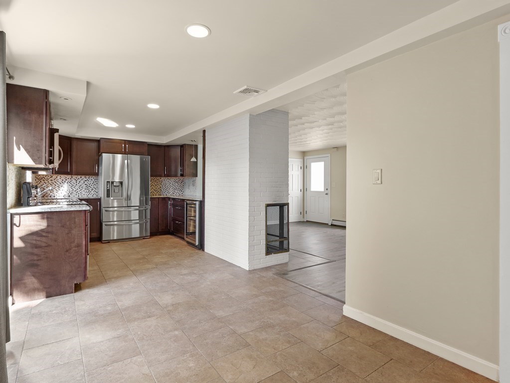 23 Riverview Road Framingham, MA 01701 - Photo 8 of 33 Gallery Image 8