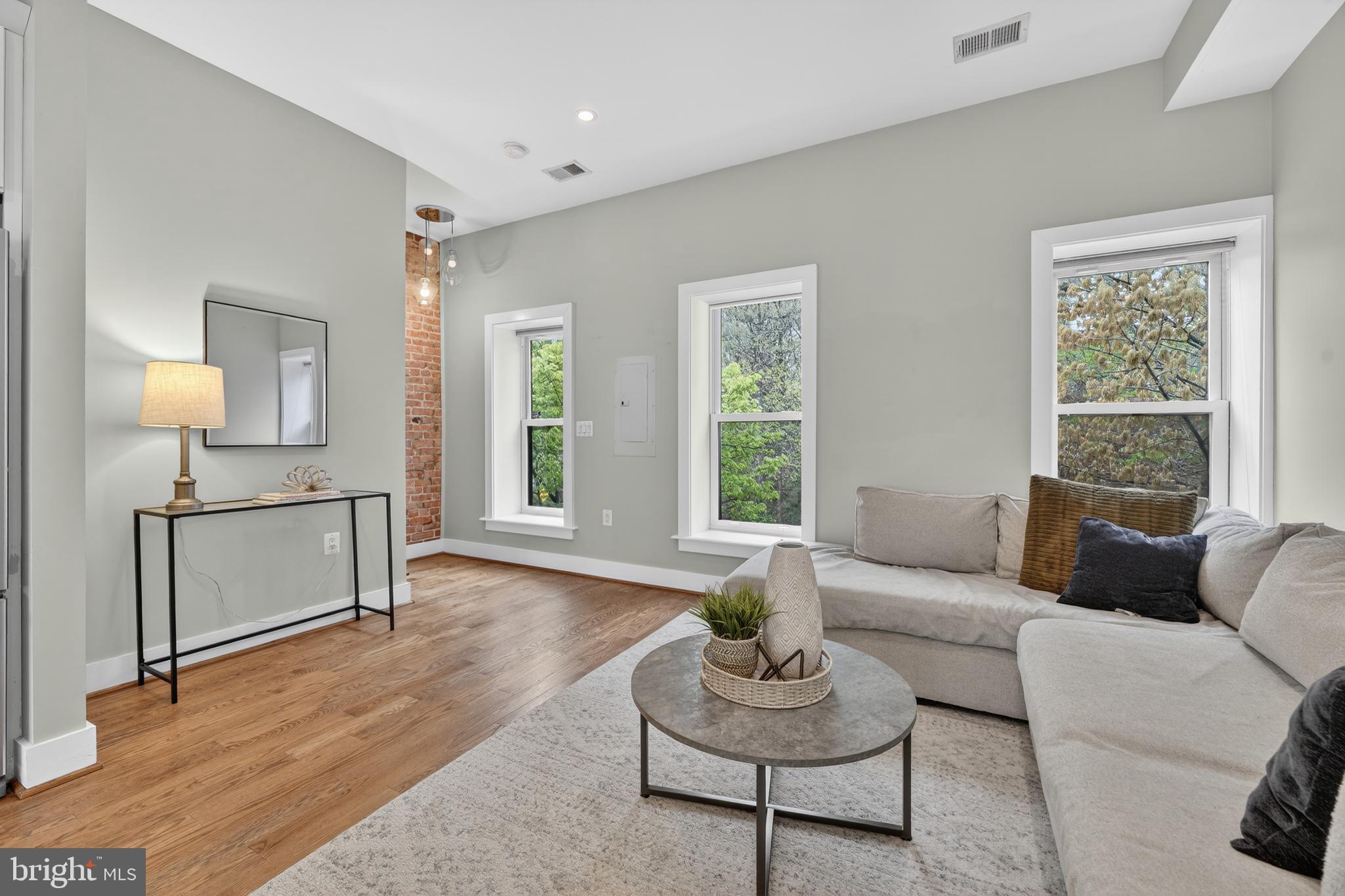 158 Bryant Street Northwest, Unit 2 Washington, DC 20001 - Photo 3 of 40