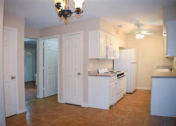 $1,995 | 916 Cedar Terrace, Cedar Hill, TX 75104