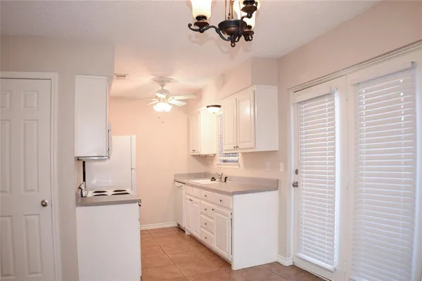 $1,995 | 916 Cedar Terrace, Cedar Hill, TX 75104