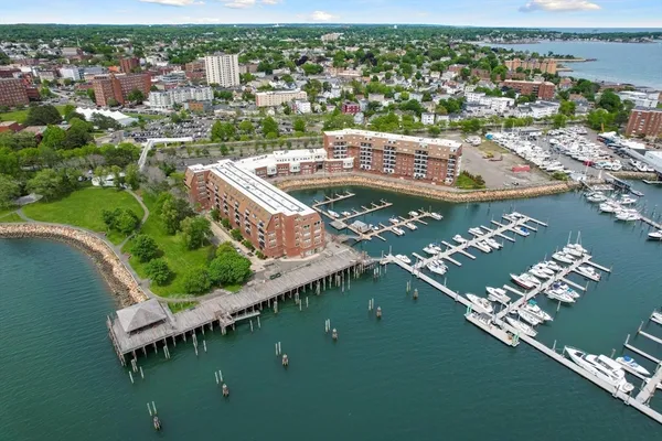 $379,900 | 154 Lynnway, Unit 407, Lynn, MA 01902