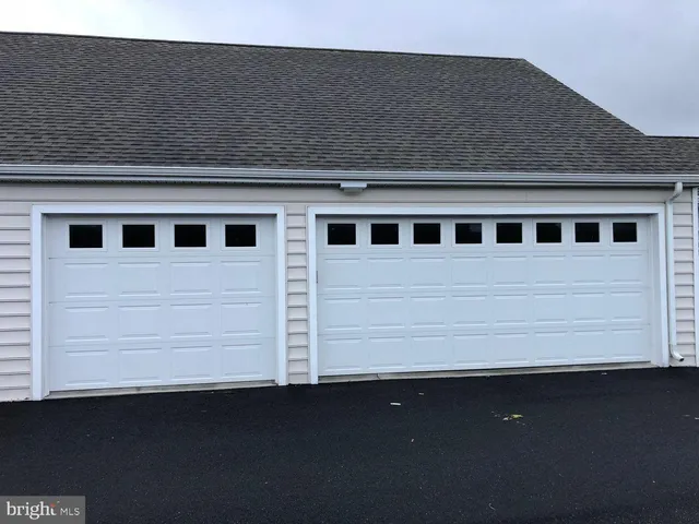 $2,295 | 12 Jamestown Square, Mechanicsburg, PA 17050