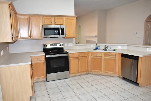 $2,200 | 15318 Ochre Leaf Trail, Cypress, TX 77433