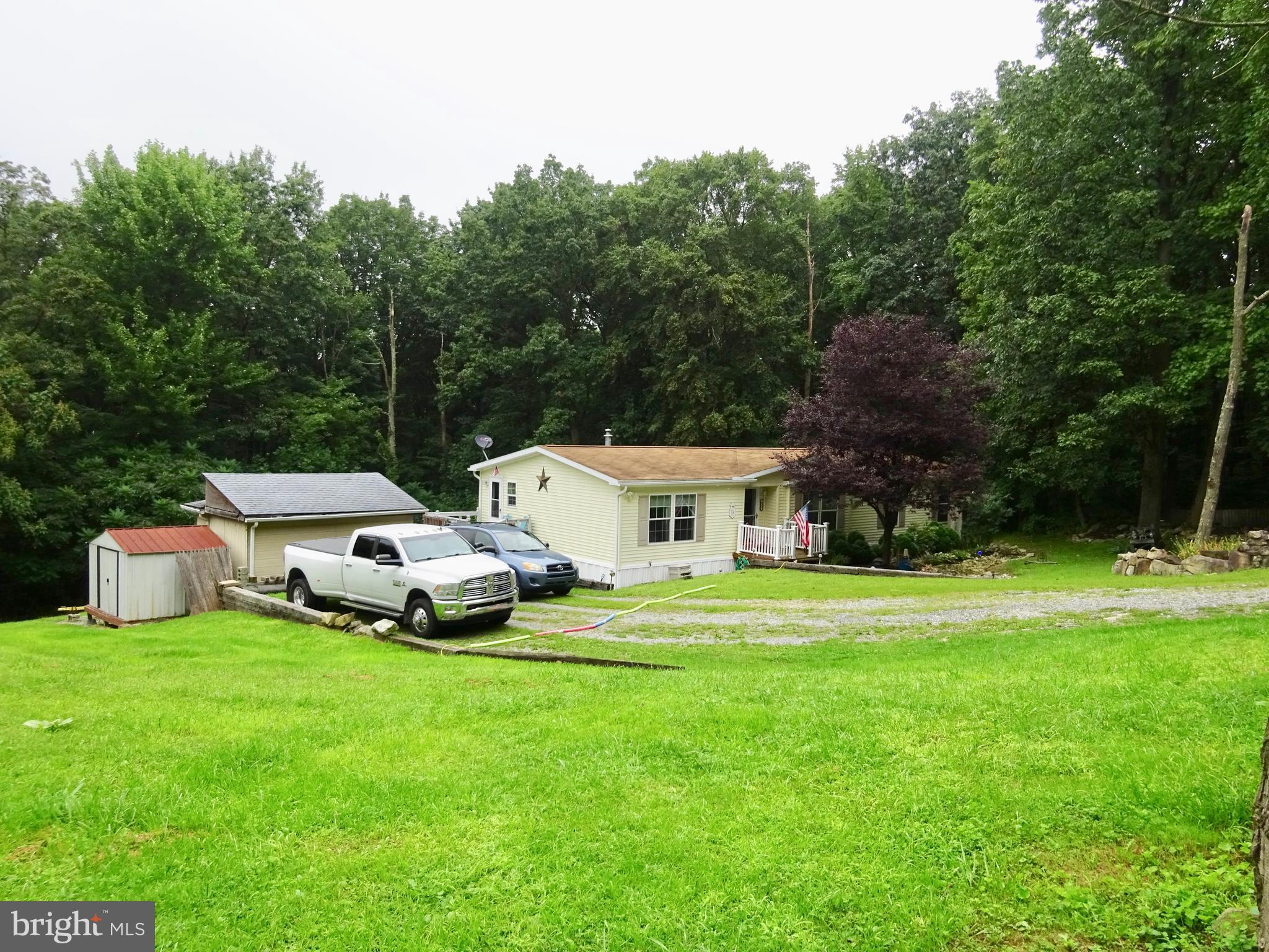 Large Secluded Lot