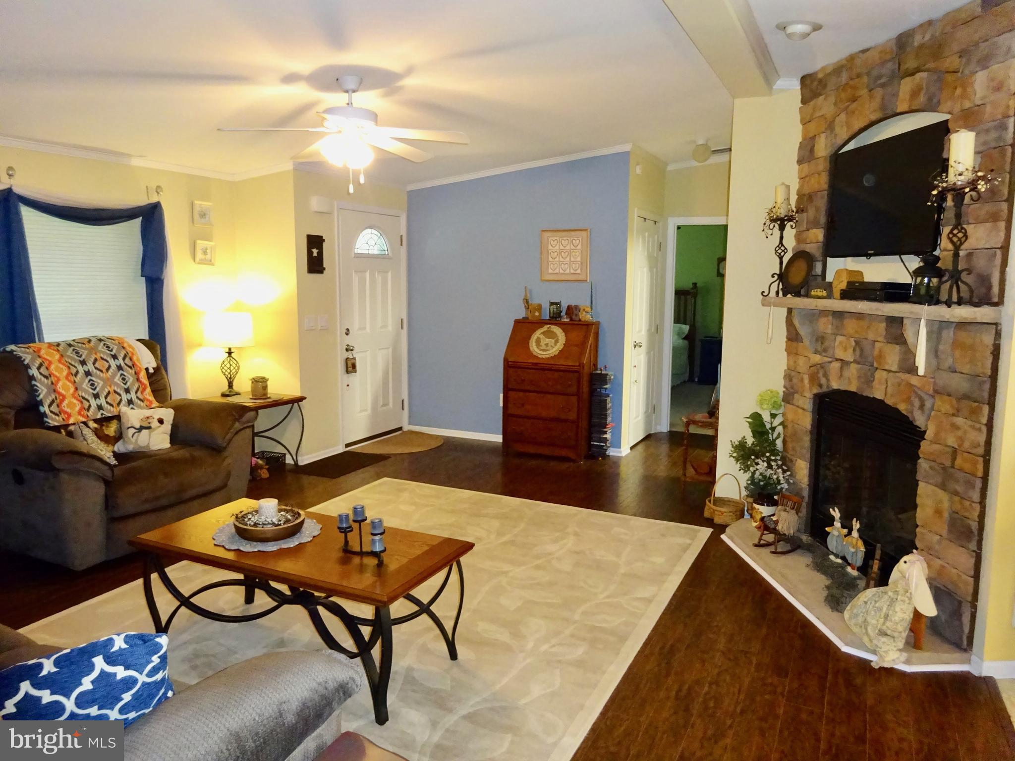 435 Ash Road Morgantown, PA 19543 - Photo 12 of 62 Living room