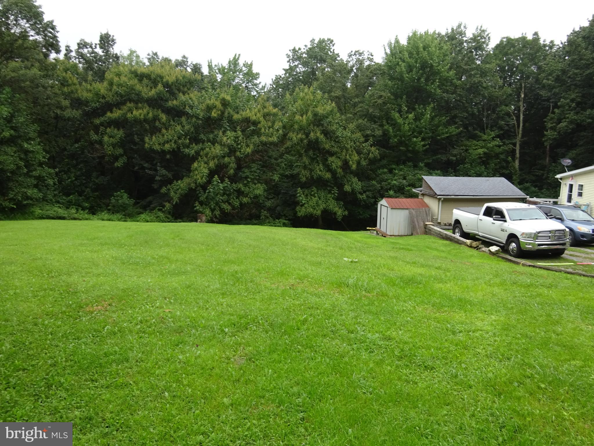 435 Ash Road Morgantown, PA 19543 - Photo 30 of 62 Side yard