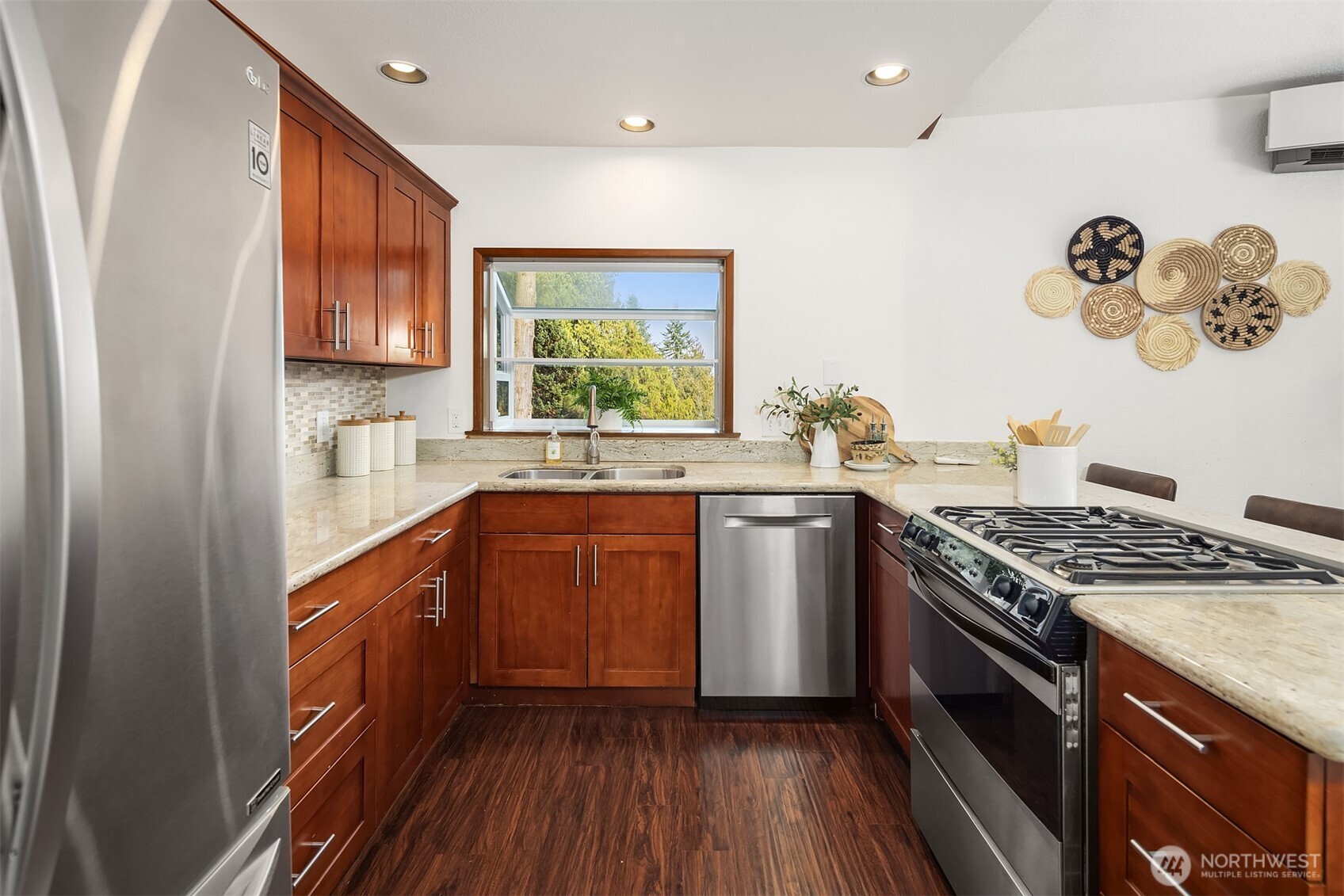 21723 3rd Avenue Southeast Bothell, WA 98021 - Photo 9 of 38