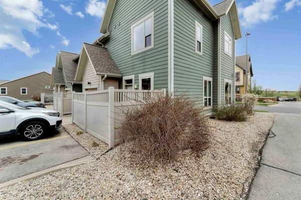 $315,000 | 2811 No Oaks, Fitchburg, WI 53711