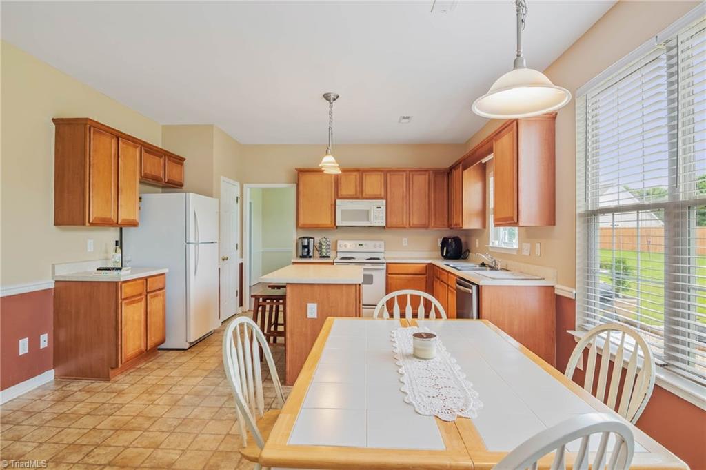 4511 Ridgefall Road Greensboro, NC 27410 - Photo 8 of 26