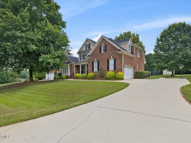 $779,900 | 9045 Chelsea Drive, Raleigh, NC 27603