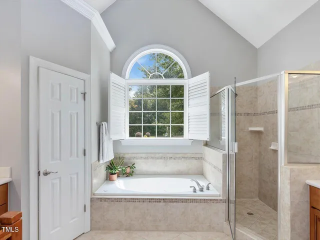 a view of livingroom with furniture and windows