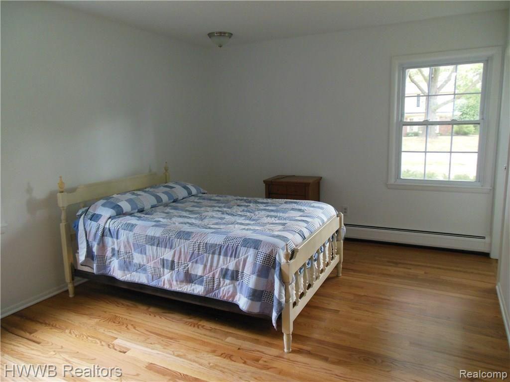 30019 Wicklow Road Farmington Hills, MI 48334 - Photo 13 of 17
