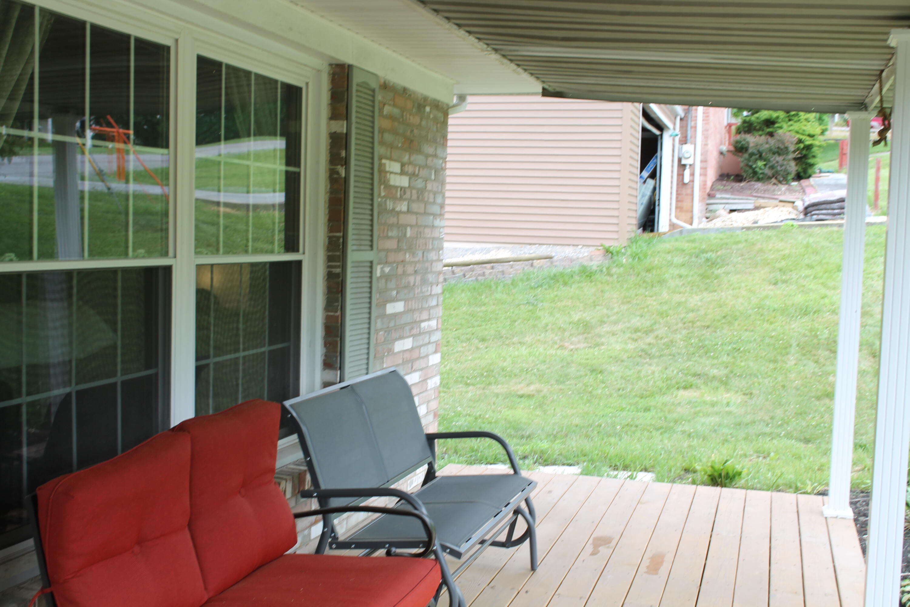 513 Merman Road Kingsport, TN 37663 - Photo 2 of 22 IMG_2432