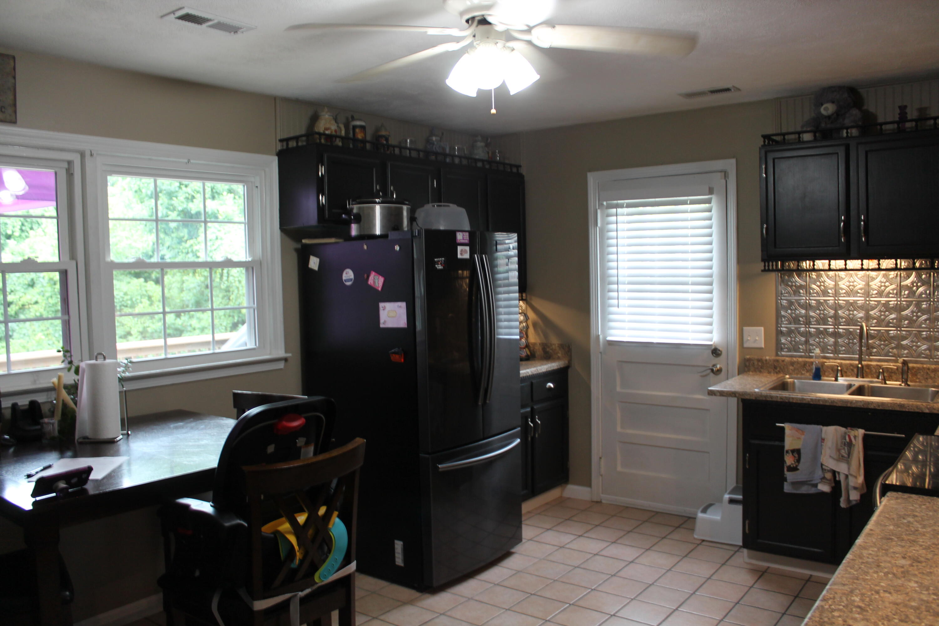 513 Merman Road Kingsport, TN 37663 - Photo 7 of 22 IMG_2439