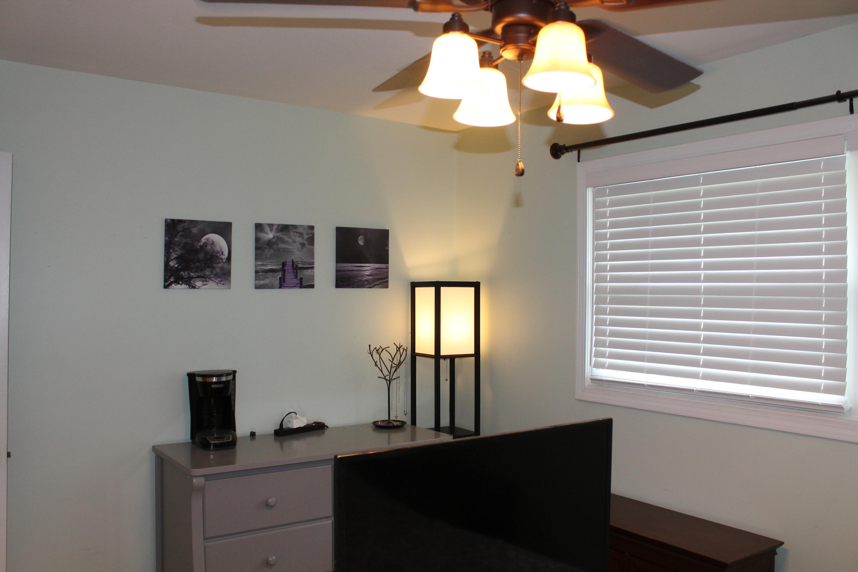 513 Merman Road Kingsport, TN 37663 - Photo 9 of 22 IMG_2460