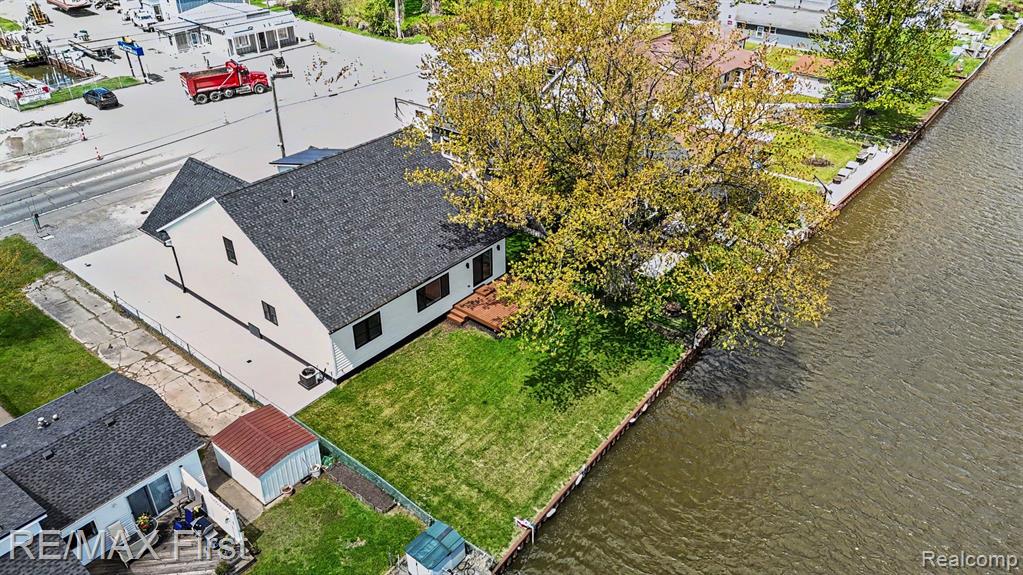 7424 Dyke Road Algonac, MI 48001 - Photo 7 of 31