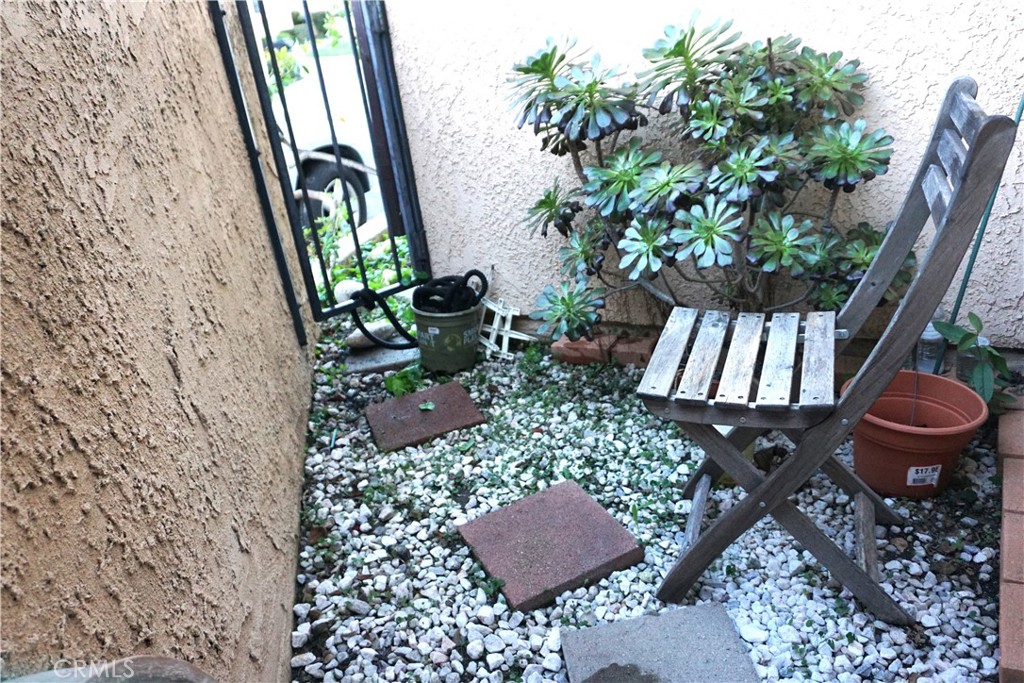 1604 Vía Rosa Baldwin Park, CA 91706 - Photo 19 of 27 a garden view with a seating space