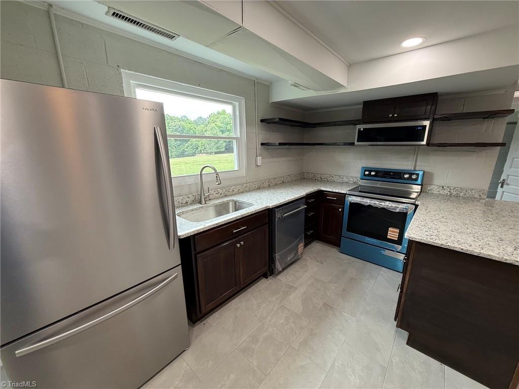 2345 Griffith Road Winston-Salem, NC 27103 - Photo 8 of 24