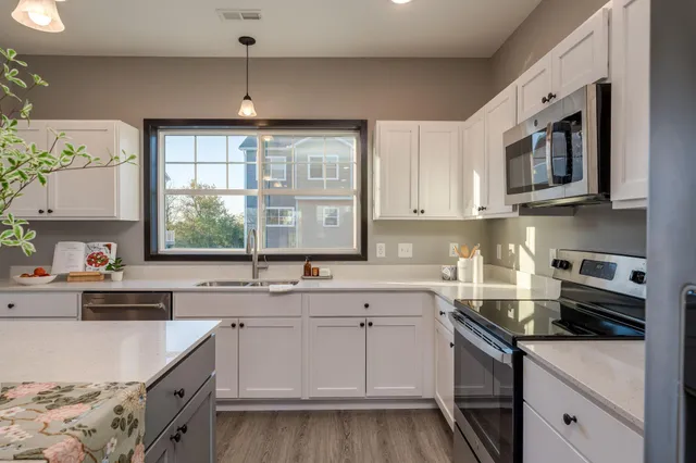 $309,900 | 3052 Bluestem Trail, Mankato, MN 56001