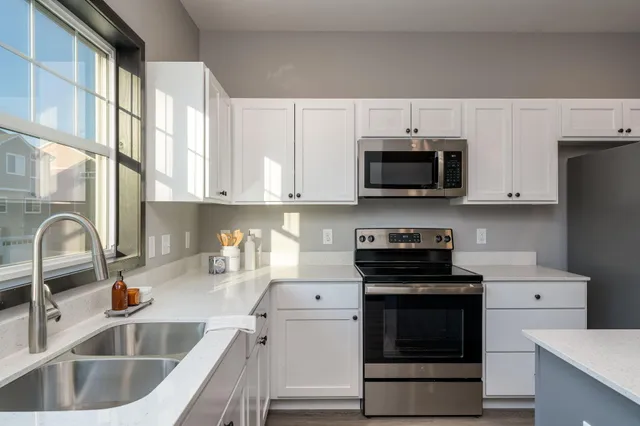 $309,900 | 3052 Bluestem Trail, Mankato, MN 56001