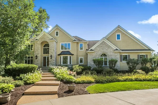 $1,100,000 | 90 27th Street North, Sartell, MN 56377