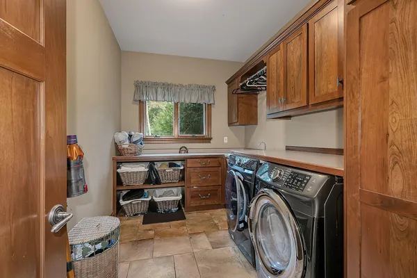 $1,100,000 | 90 27th Street North, Sartell, MN 56377