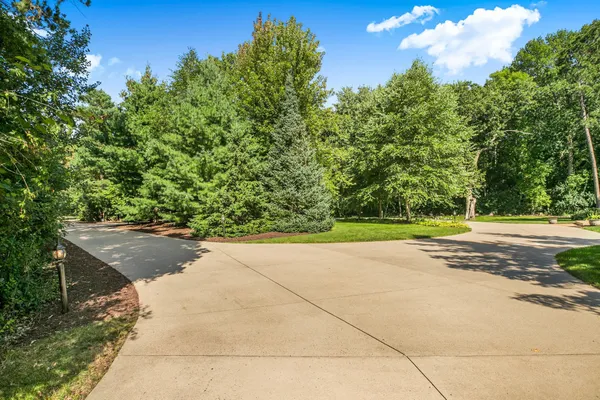 $1,100,000 | 90 27th Street North, Sartell, MN 56377