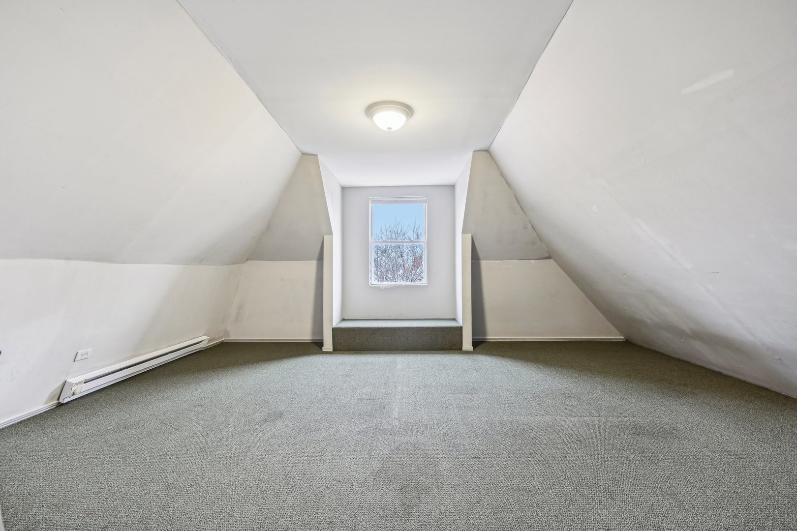 3140 West Pershing Road Chicago, IL 60632 - Photo 36 of 65 an empty room with cabinet and windows