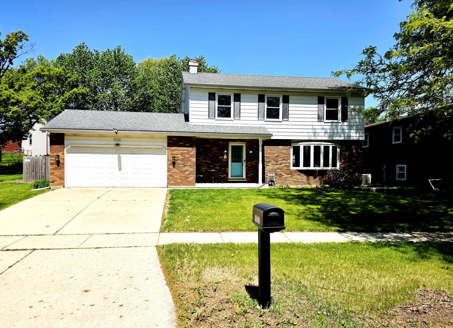 1234 North Lyle Avenue Elgin, IL 60123 - Photo 1 of 19