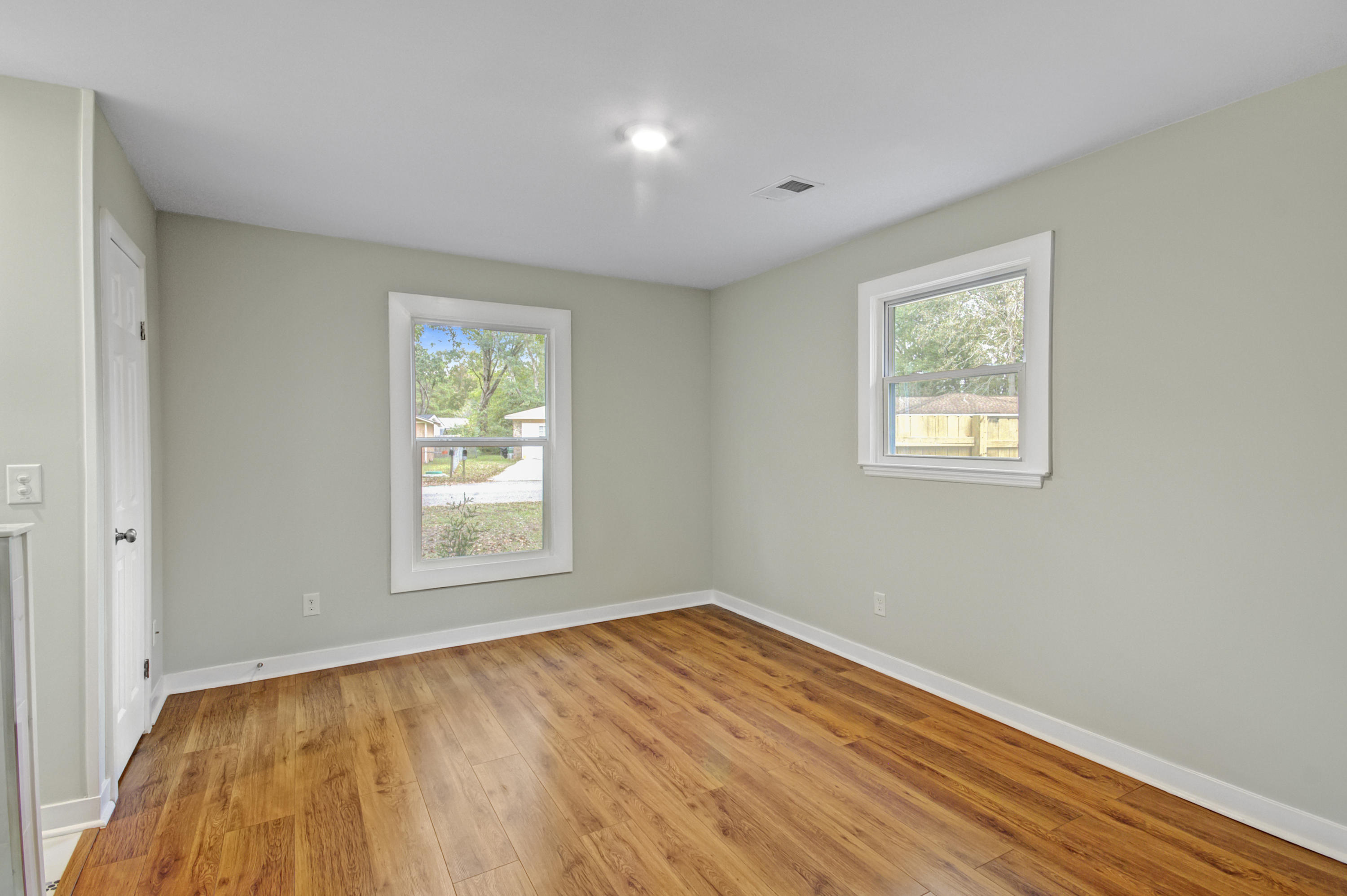 100 Waring Road Summerville, SC 29485 - Photo 12 of 22 Master with Hardwood Floors