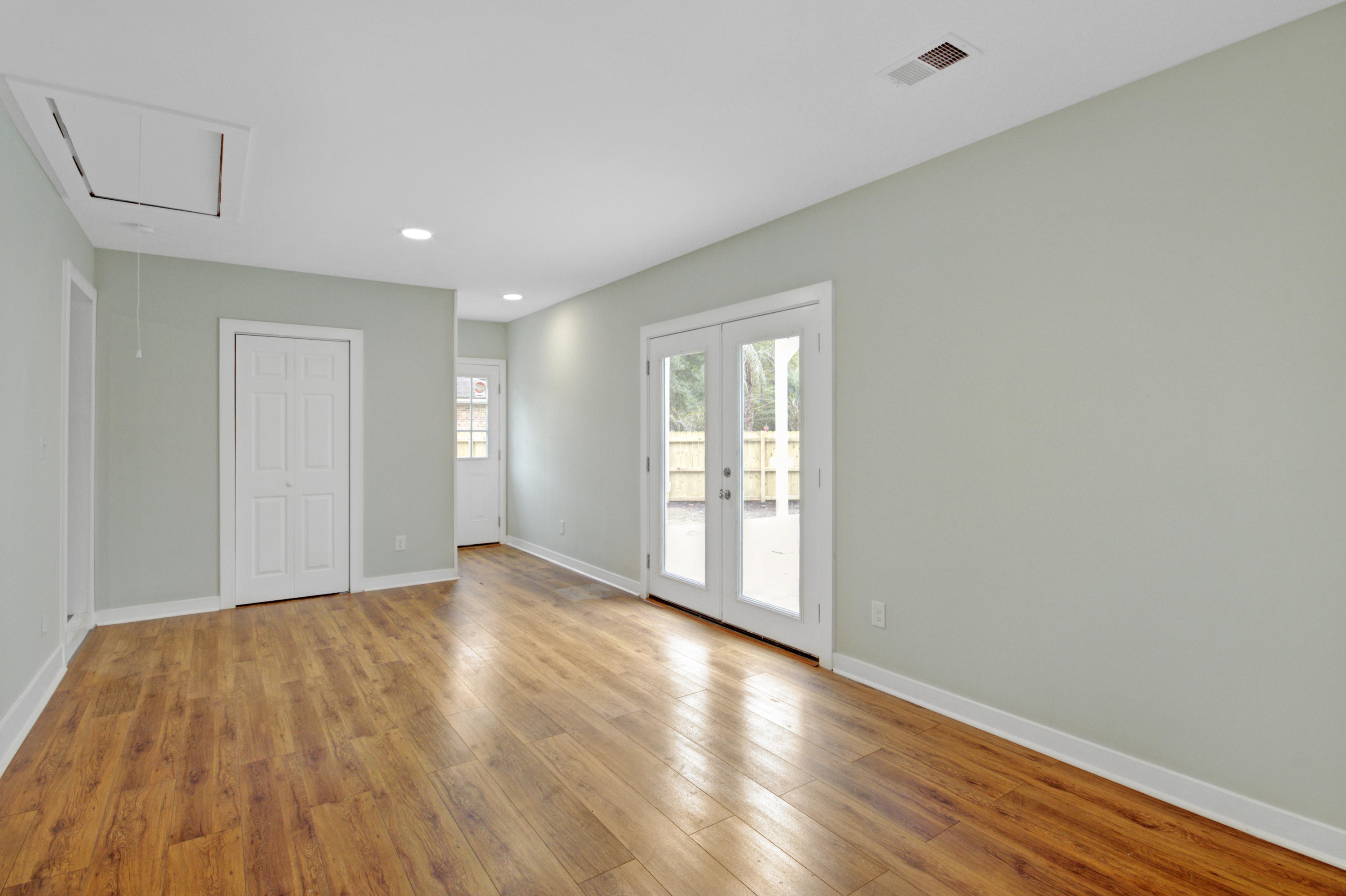 100 Waring Road Summerville, SC 29485 - Photo 5 of 22 Beautiful Hardwood Floors