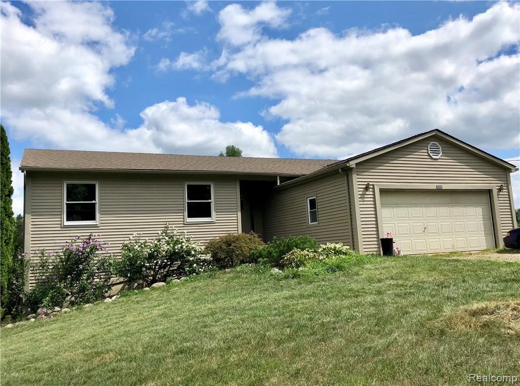 9291 Henry Road Pinckney, MI 48169 - Photo 2 of 24 019C78D9-54DB-4EA7-BEDC-17C02E932CAE.jpeg