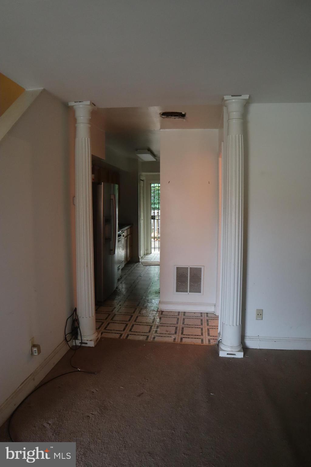 1534 2nd Street Southwest Washington, DC 20024 - Photo 5 of 23 1534 2nd St SW - Entry Wat