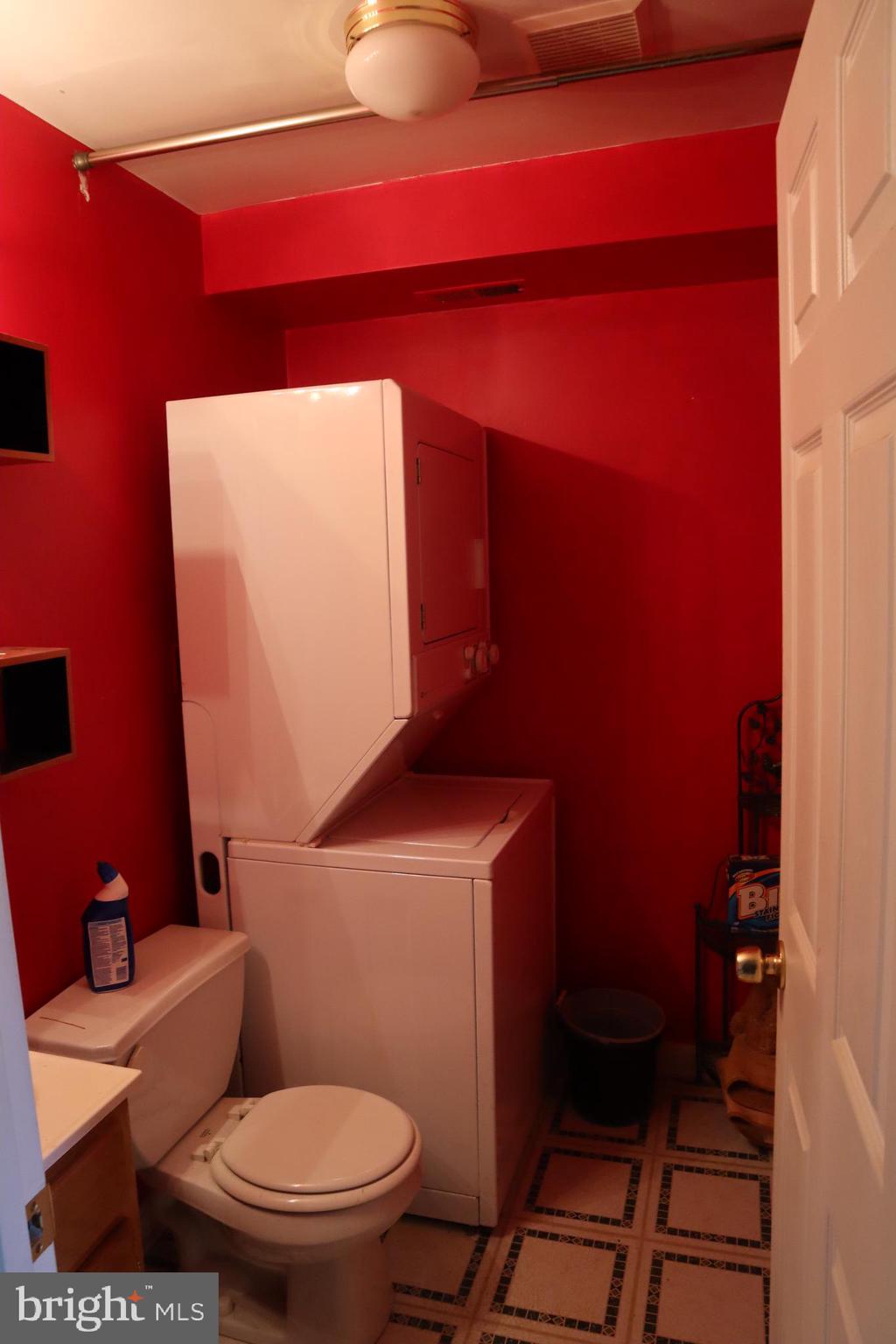 1534 2nd Street Southwest Washington, DC 20024 - Photo 6 of 23 1534 2nd St SW - Bathroom