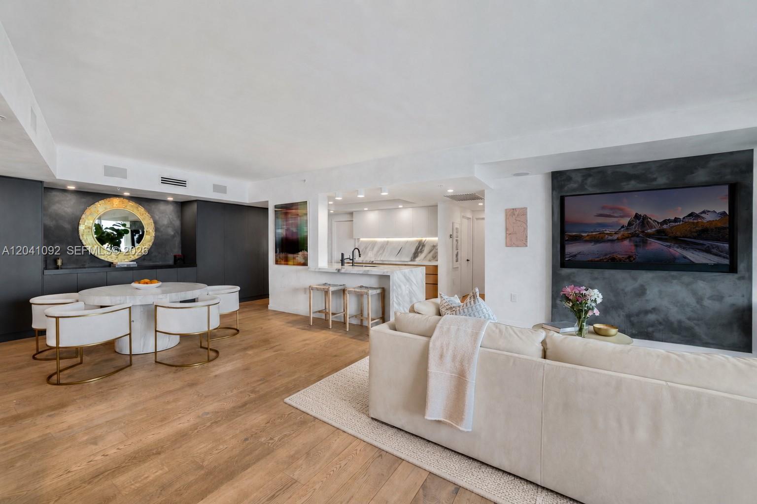 400 Alton Road, Unit 1206 Miami Beach, FL 33139 - Photo 6 of 34