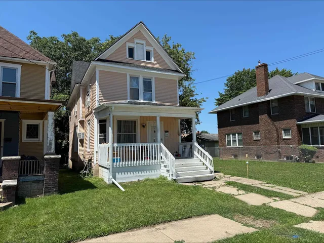 $79,900 | 704 South Carroll Avenue, Freeport, IL 61032