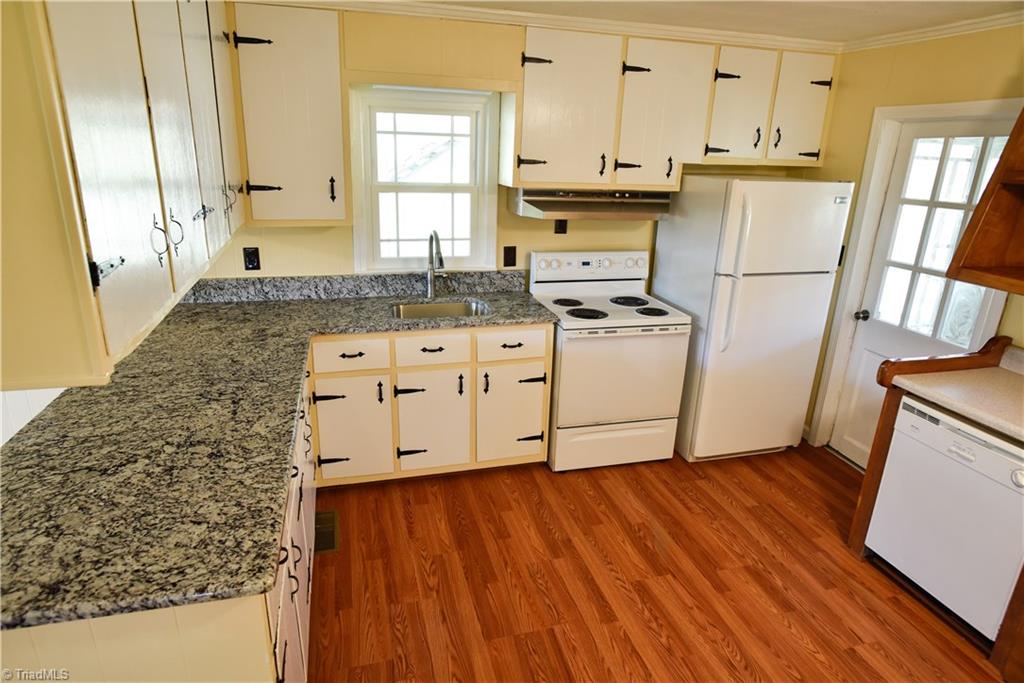 289 Simpson Mill Road Mount Airy, NC 27030 - Photo 11 of 50 Gallery Image 11