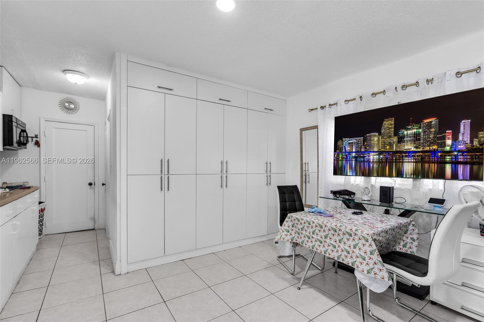 941 Southwest 31st Court Miami, FL 33135 - Photo 19 of 34