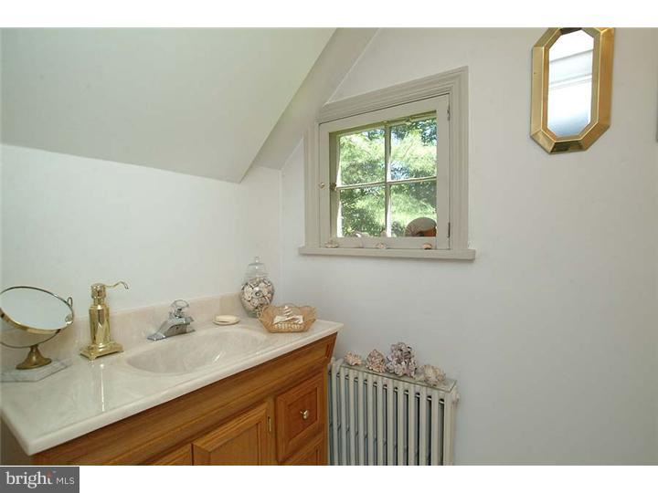 728 Hollow Road Wayne, PA 19087 - Photo 15 of 25 Bathroom