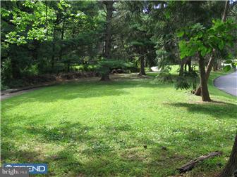 728 Hollow Road Wayne, PA 19087 - Photo 3 of 25 Exterior Side