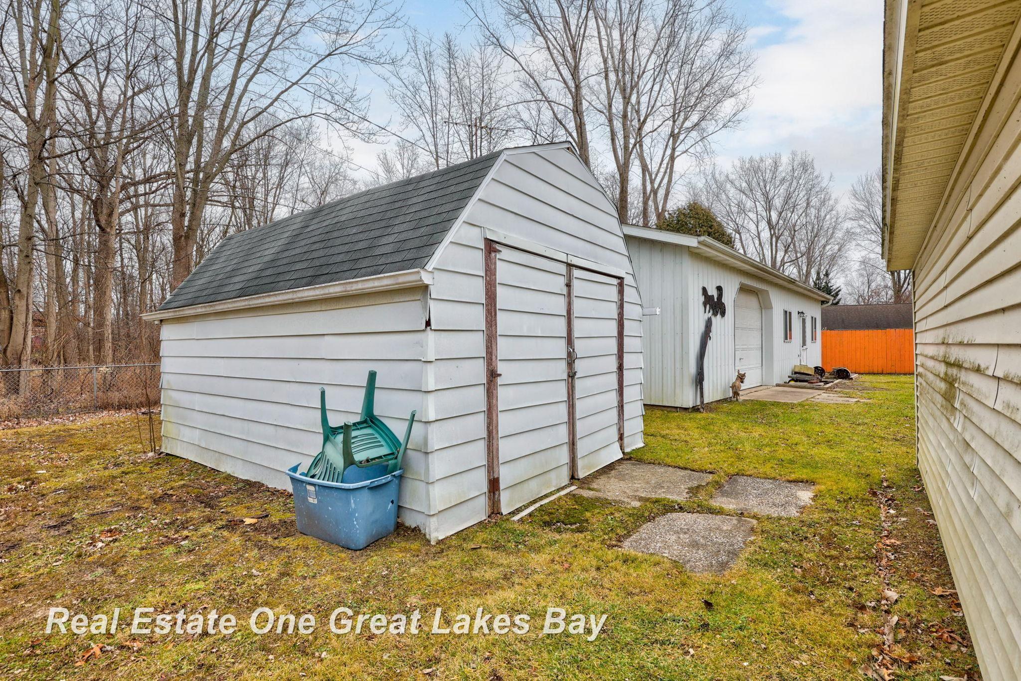 1738 North Huron Road Pinconning, MI 48650 - Photo 35 of 62