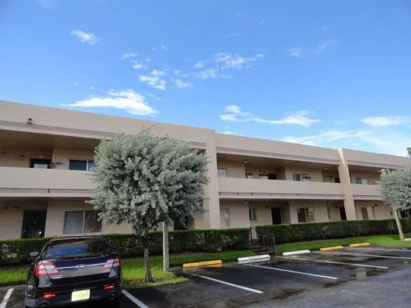 $1,950 | 3212 Strawflower Way, Unit 207, Lake Worth, FL 33467