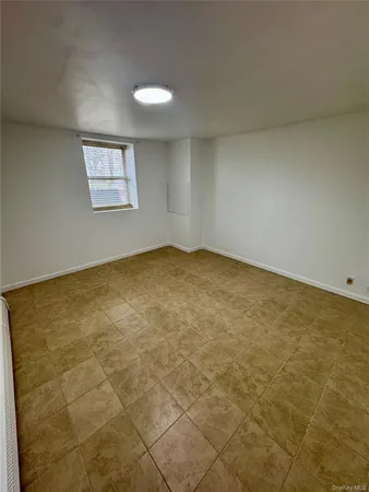 $2,500 | 15 New York Avenue, Bay Shore, NY 11706