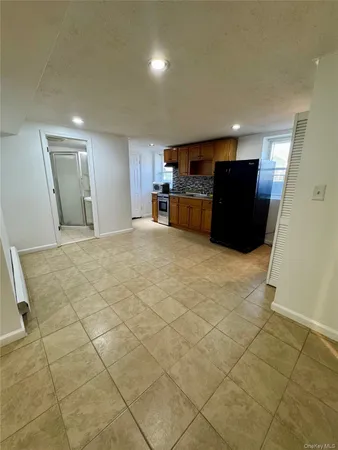 $2,500 | 15 New York Avenue, Bay Shore, NY 11706