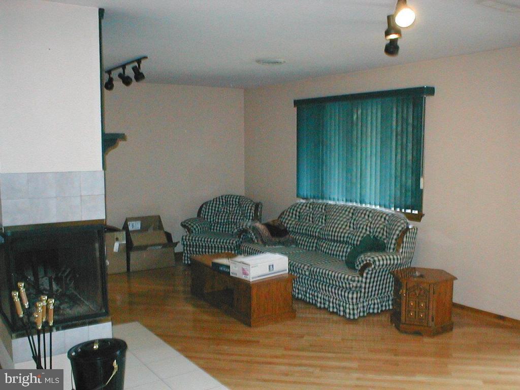 378 Ironstone Ridge Road Lancaster, PA 17603 - Photo 8 of 17