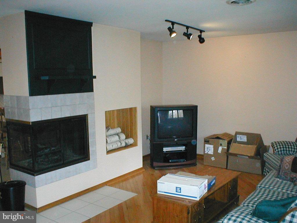 378 Ironstone Ridge Road Lancaster, PA 17603 - Photo 9 of 17